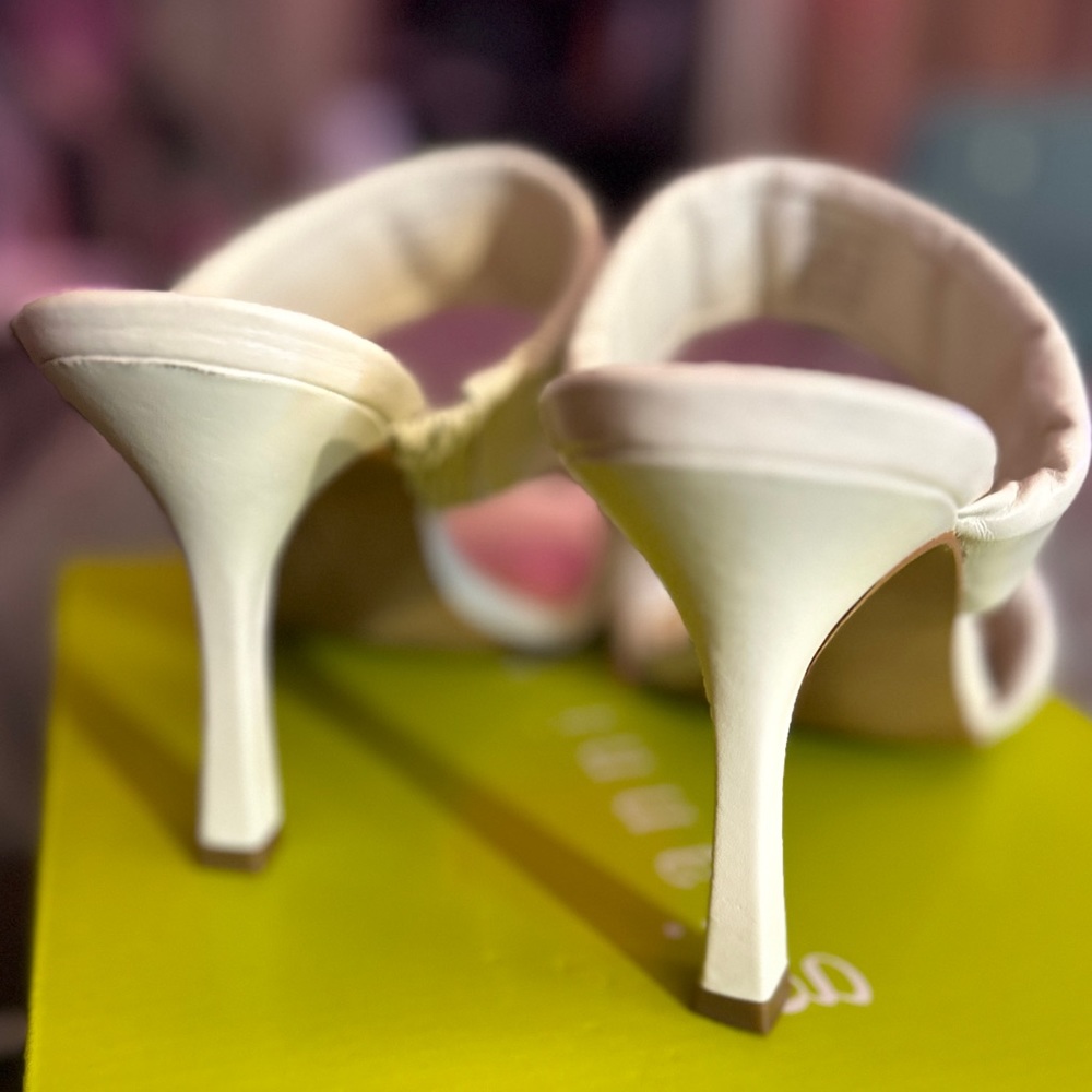 Vince Camuto Brisette Sandal used in good condition only bottoms show any wear - Picture 7 of 16